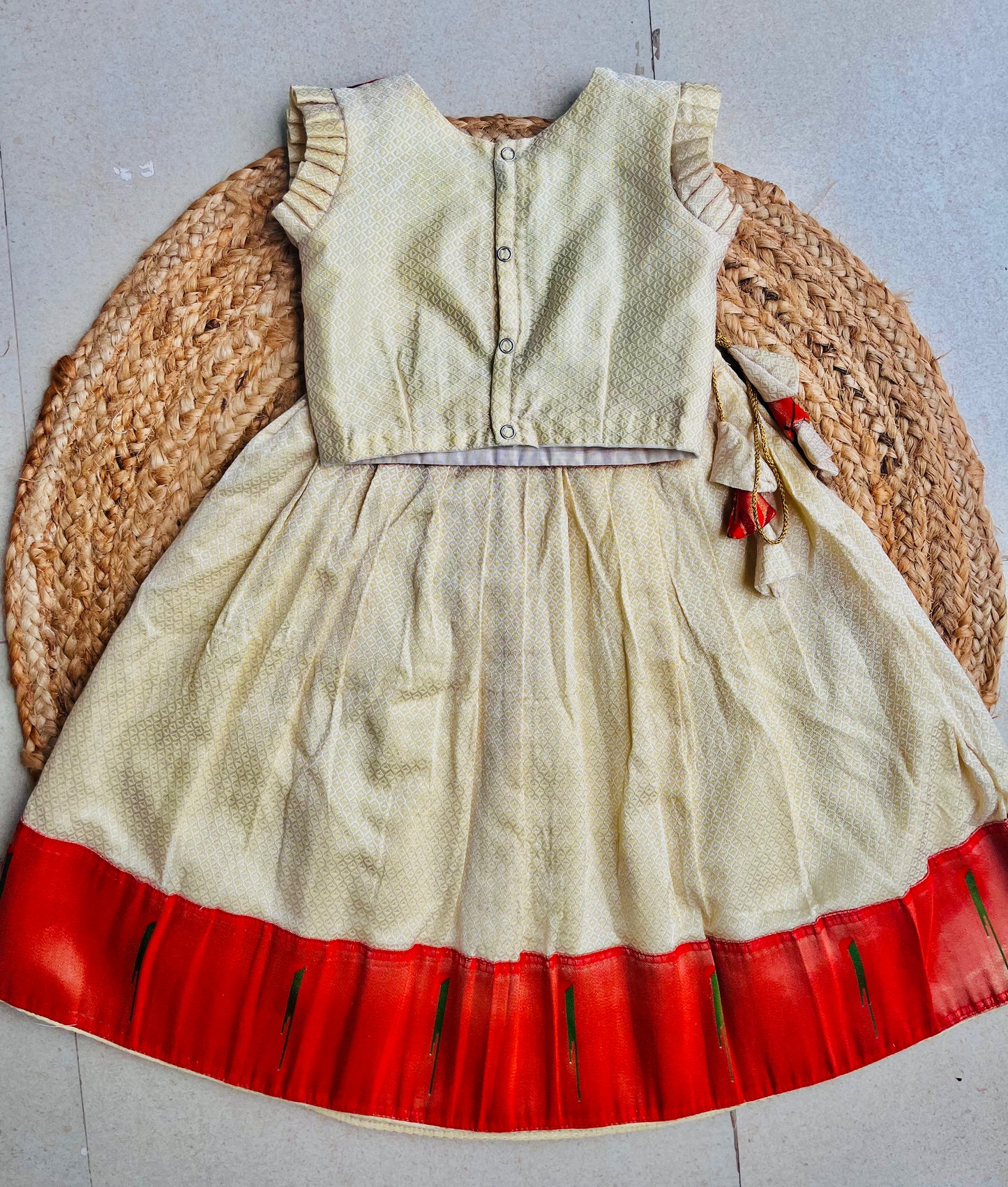 Khan-Paithni Fusion Parkar Polka(Pearl White)